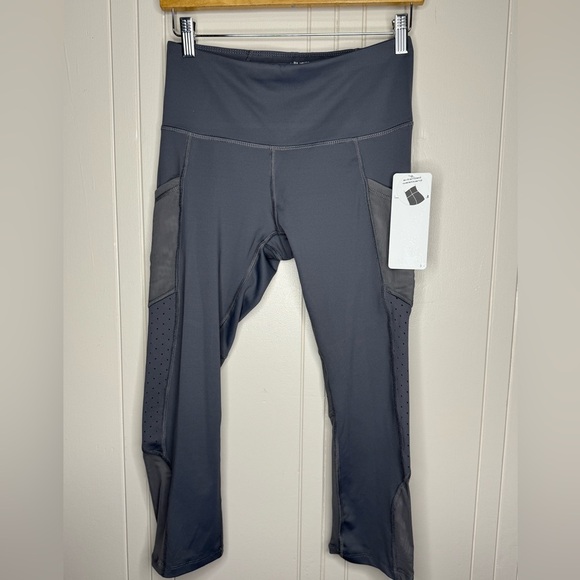 NWT LAYER 8 PHOENIX RISING LEGGINGS WOMEN'S S CAPRI YOGA CUTOUTS GRAY - Picture 2 of 10